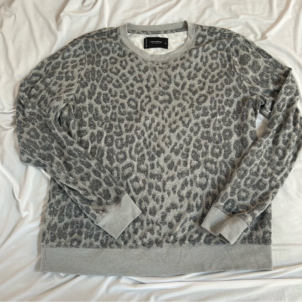 Lucky Brand Gray Leopard Print Sweater Size Medium